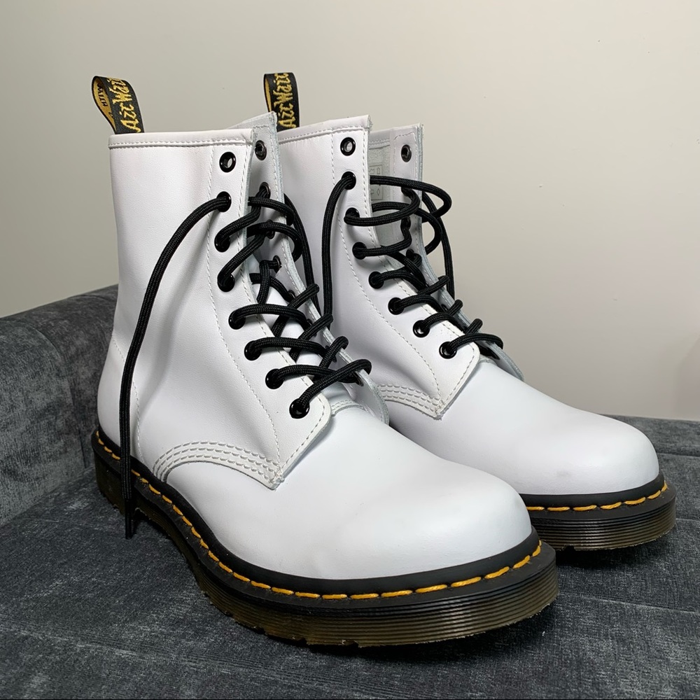 🤍✨Dr. Matrens 1460 Smooth Leather Lace Up Boots✨🤍